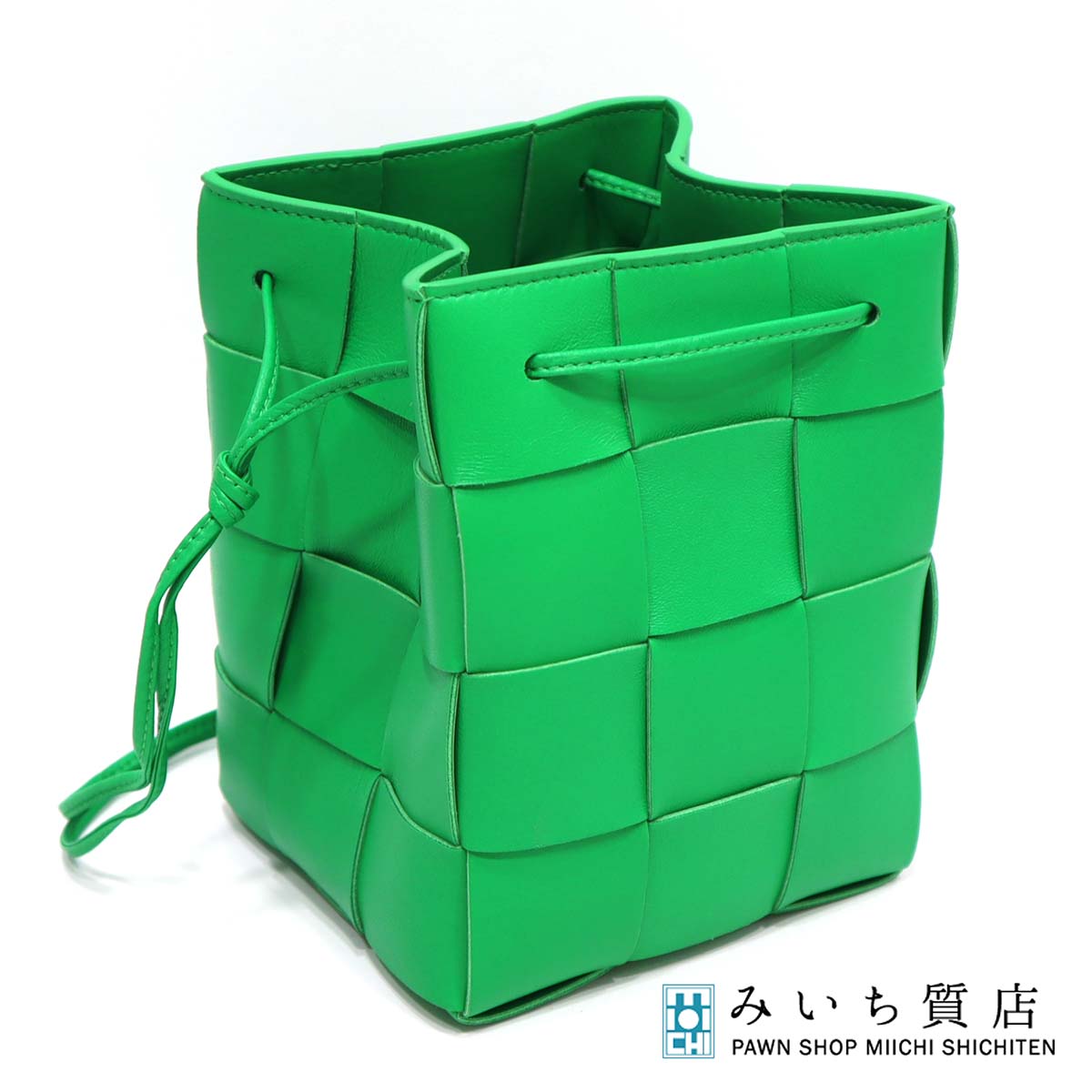 新品正規品⭐︎安心鑑定付！ボッテガヴェネタ★レザースモールカセットバケットグリーン BOTTEGA VENETA ボッテガヴェネタ SMALL CASSETTE Bucket Bag