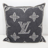 LOUIS VUITTON ルイヴィトン LV M79361 クッション モノグラム シャドウ ウール カシミヤ混 ブラック系 箱袋 25s1337-1