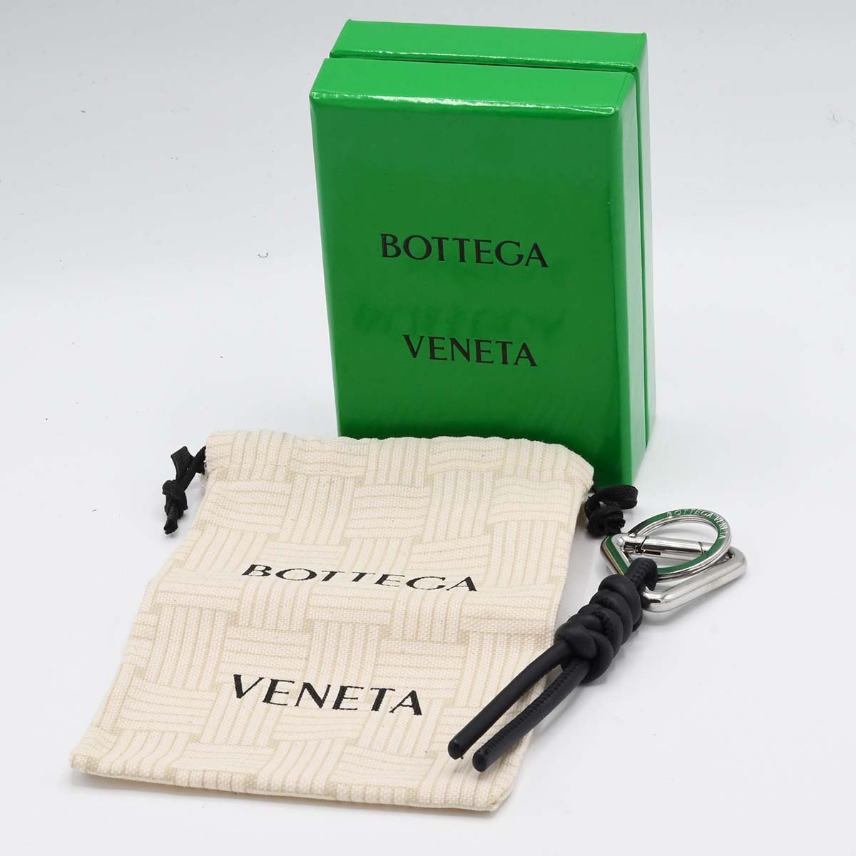 BOTTEGA VENETA ボッテガ トライアングルキーリング キーチャーム