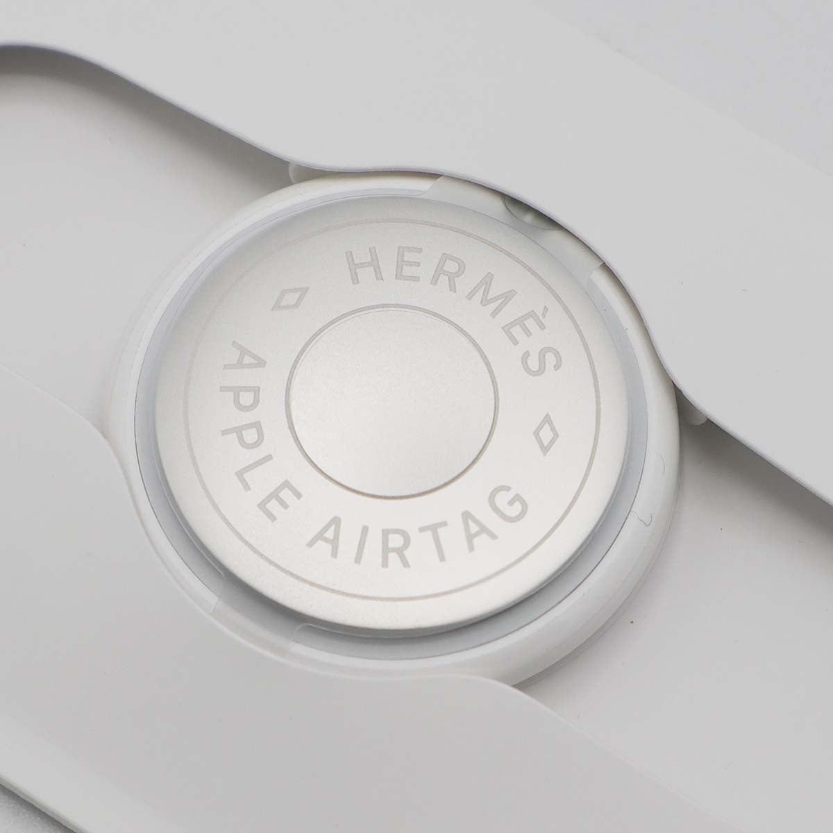 未使用 HERMES エルメス Apple AirTag エアタグ Z刻印 レザー