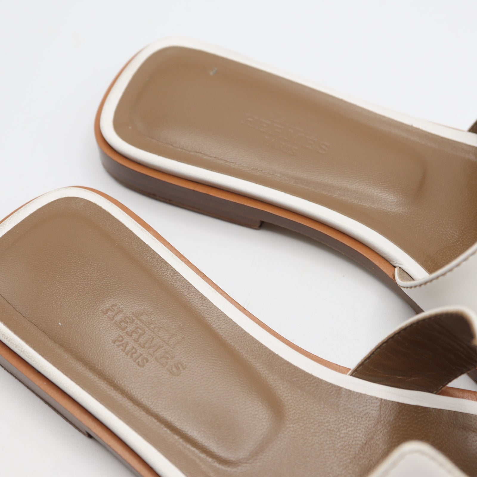 HERMES エルメス オラン サンダル フラット 35 1/2 ホワイト