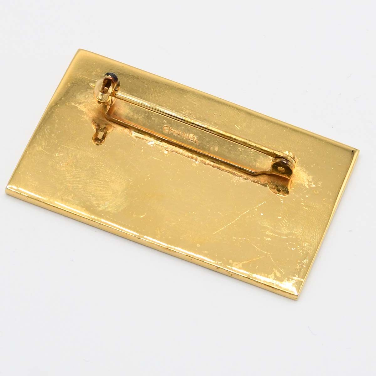 CHANEL シャネル プレート ブローチ ゴールドカラー 金具 レディース