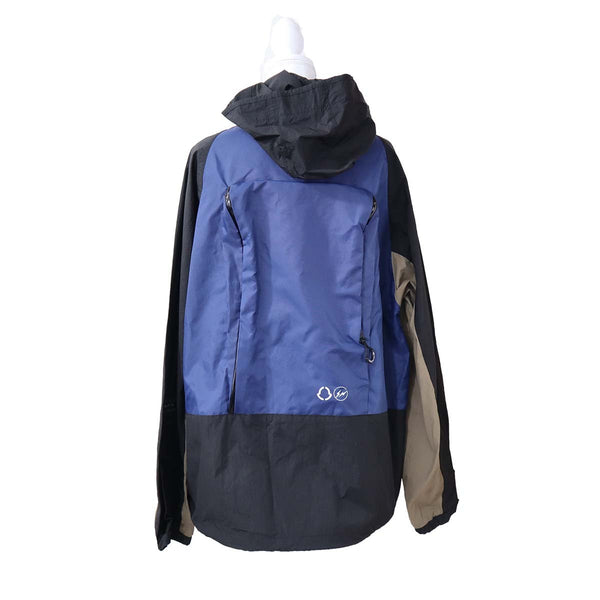 MONCLER モンクレール マウンテンパーカー F209U1B70010 サイズ3 ブラック ブルー アウター メンズ 服 24s409-1