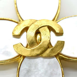ブローチ CHANEL シャネル ココマーク 95A ホワイト シェル ヴィンテージ フラワー クロス 秋冬コレクション 21k551-4