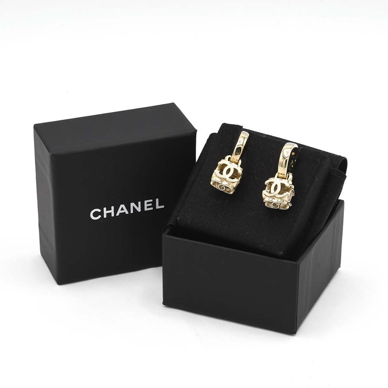 CHANEL シャネル ピアス A22K ココマーク フープ ダイス AB9567