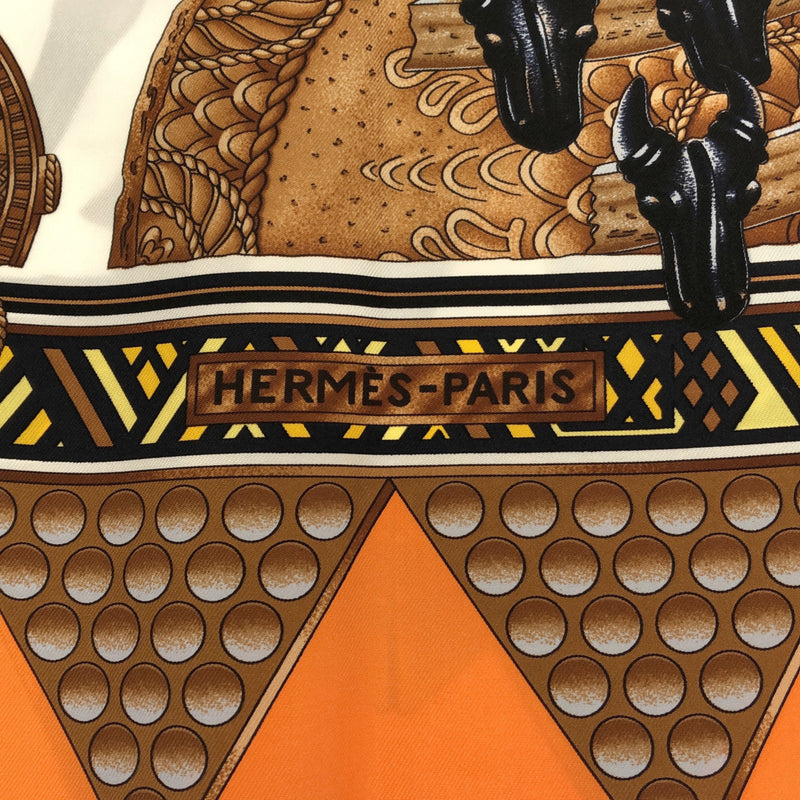 HERMES エルメス カレ90 L’OR DES CHEFS 首長達の金 シルク100％ ブラック系 オレンジ系 服飾小物 箱有 25s78-1