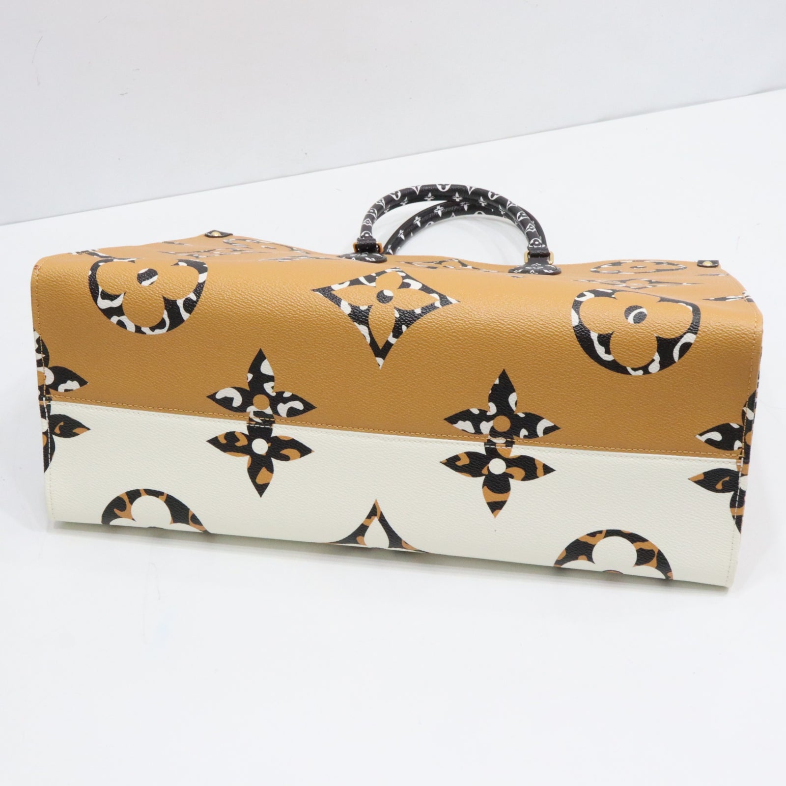 LOUIS VUITTON ルイヴィトン LV M44675 ジャングル オンザゴーGM 