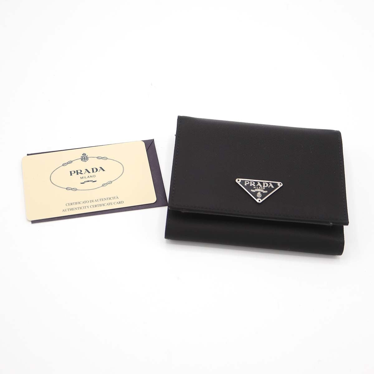 新品未使用✨PRADA プラダ　M176 三つ折り財布　三角ロゴ　ナイロン 黒 PRADA プラダ 三つ折り財布 テスート ナイロン ブラック M176