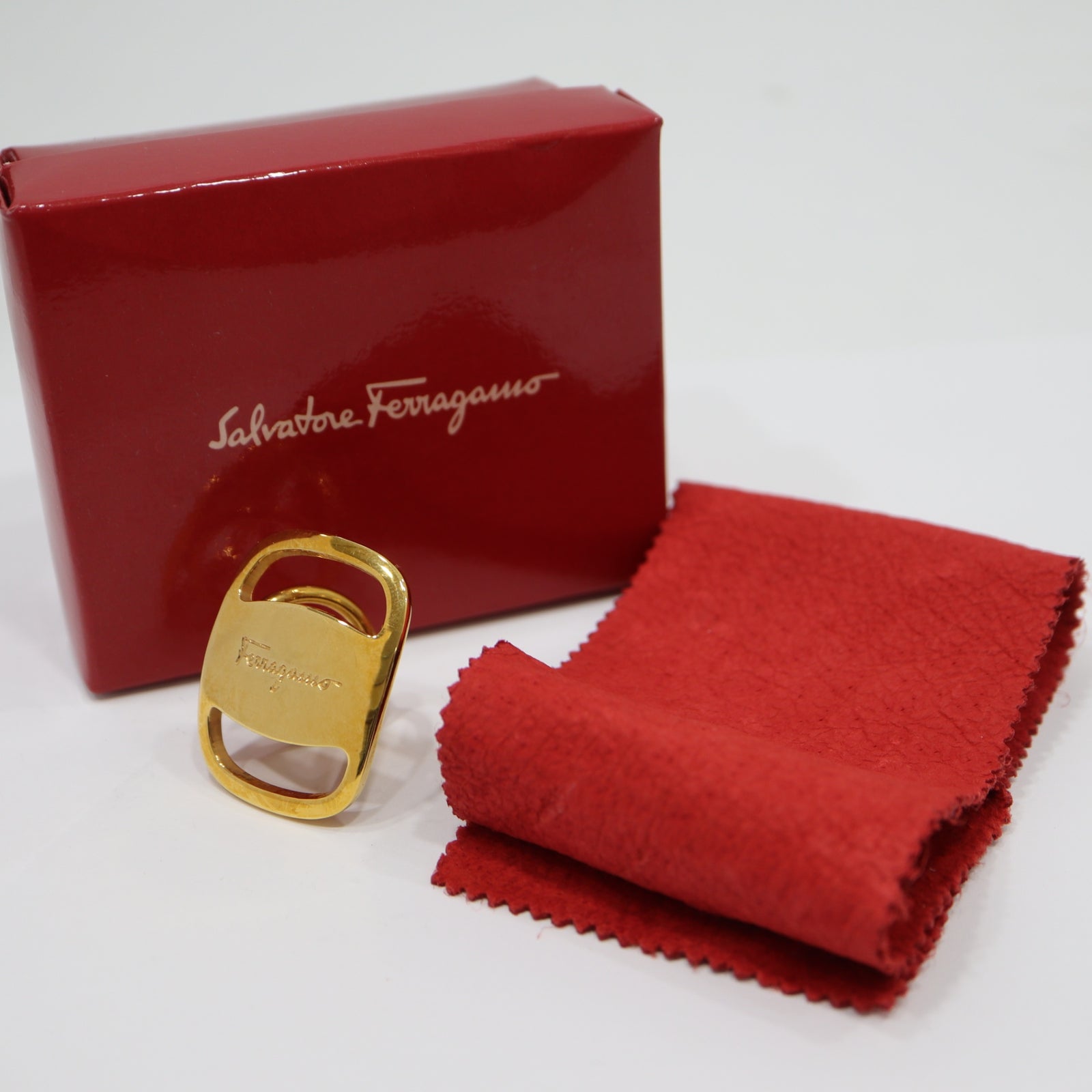 Salvatore Ferragamo フェラガモ スカーフリング アクセサリー