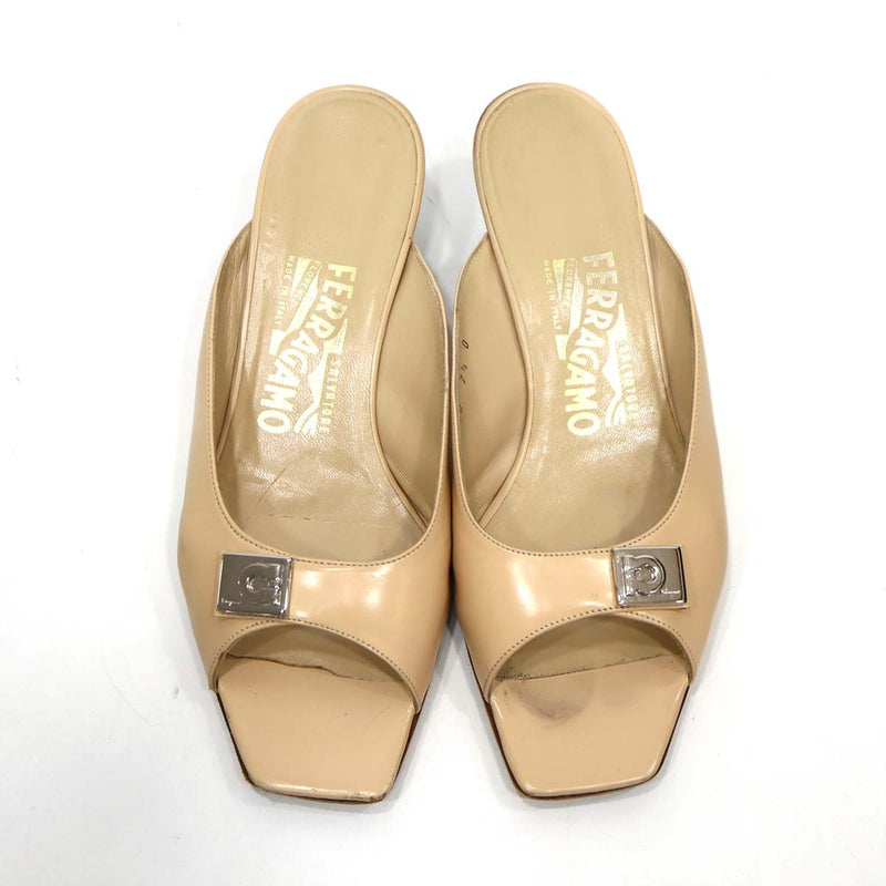 Salvatore Ferragamo フェラガモ ガンチーニ金具 ミュール サンダル ベージュ系 サイズ7 1/2 靴 24.5cm 箱有 H12688-2