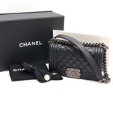 未使用 シャネル ボーイシャネル A67085 キャビアスキン アンティークシルバー金具 チェーンショルダー バッグ CHANEL 23s1141-2