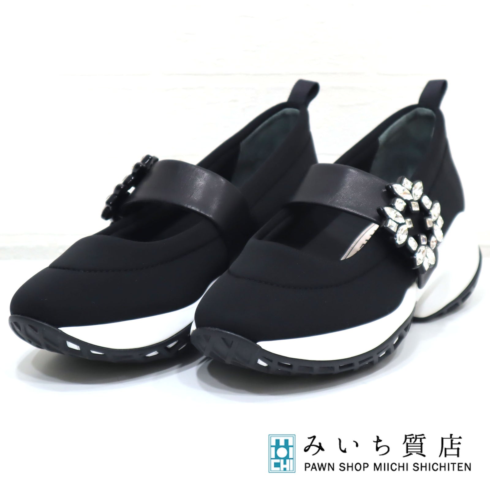 38　Roger Vivier　ロジェヴィヴィエ　グレー　2020年購入　付属品 Roger Vivier ロジェヴィヴィエ ヴィヴ ラン ファブリック