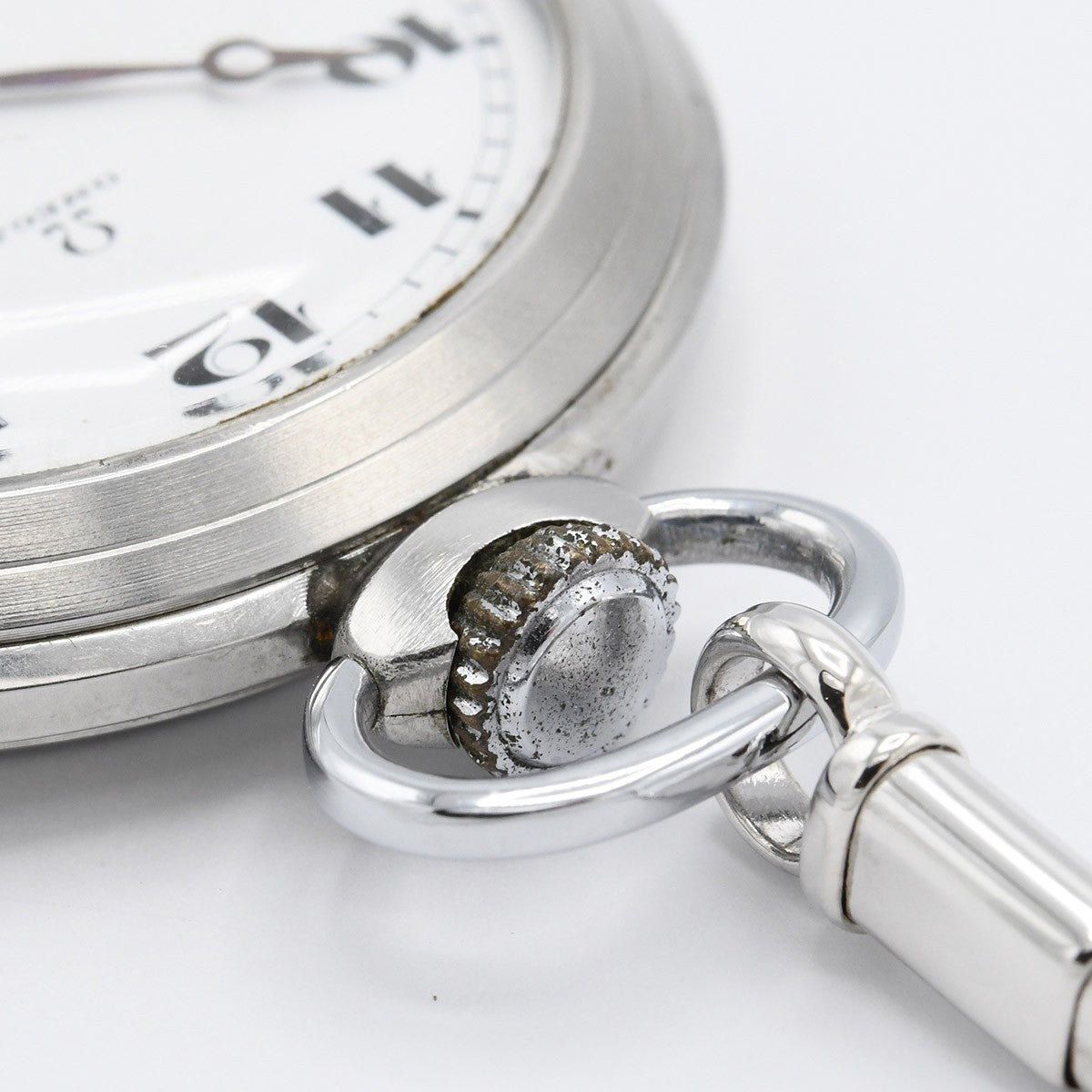 オメガ　懐中時計　稼動品 歳月と技法の美を楽しむ オメガのアンティーク懐中時計 【1920年頃】