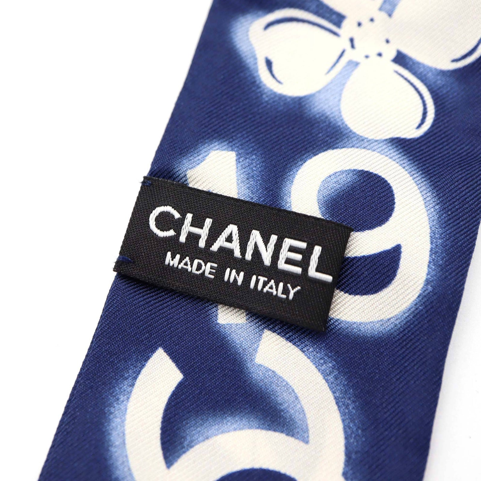 CHANEL シルクスカーフ 青色 ロゴプリント CHANEL シャネル ツイリー スカーフ シルク100 ブルー レディース