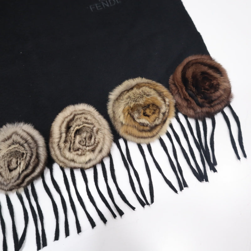 FENDI フェンディ　カシミア100% ファー付きマフラー　黒 FENDI フェンディカシミア100% ファー付きマフラー黒