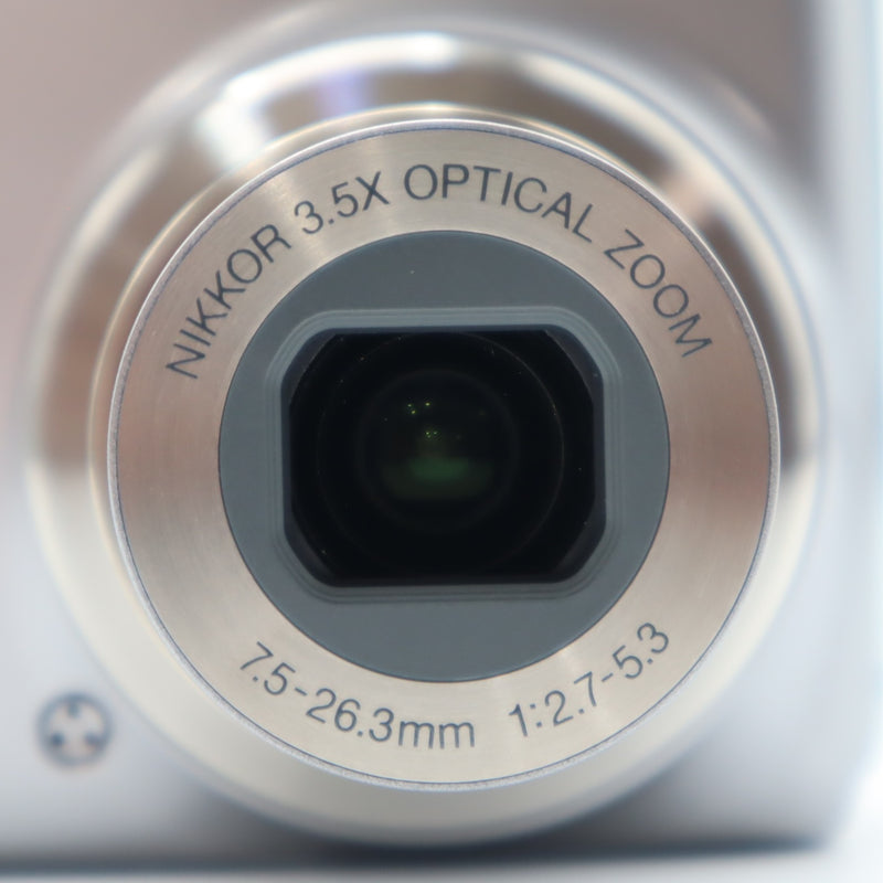 Nikon ニコン コンパクトデジタルカメラ COOLPIX P4 VR 7.5-26.3mm 1:2.7-5.3 デジカメ 動作確認済 H16552
