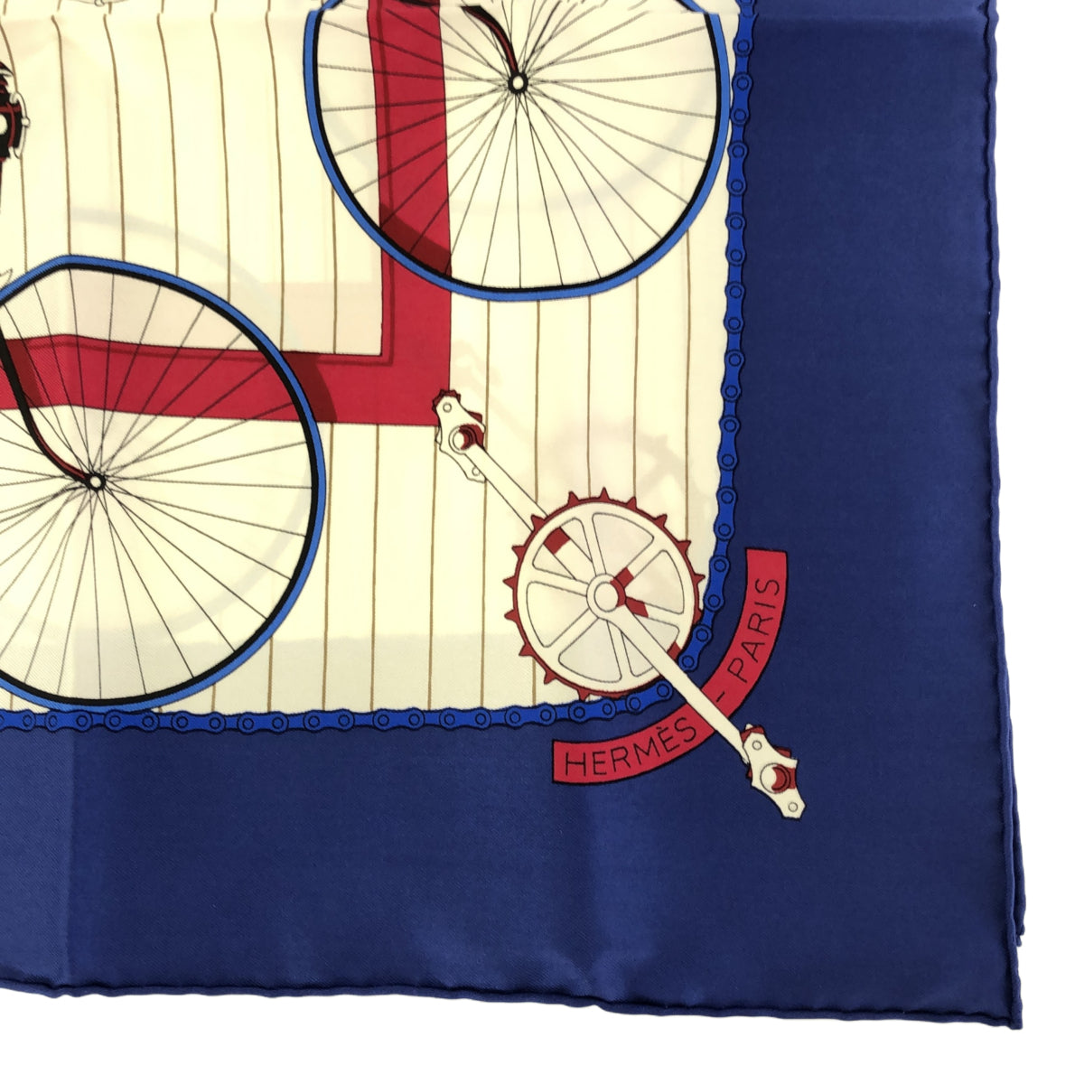 値下げ　HERMES　エルメス　カレ90 LES BECANES 自転車　ブルー エルメス カレ90 LES BECANES 自転車 スカーフ シルク ブルー