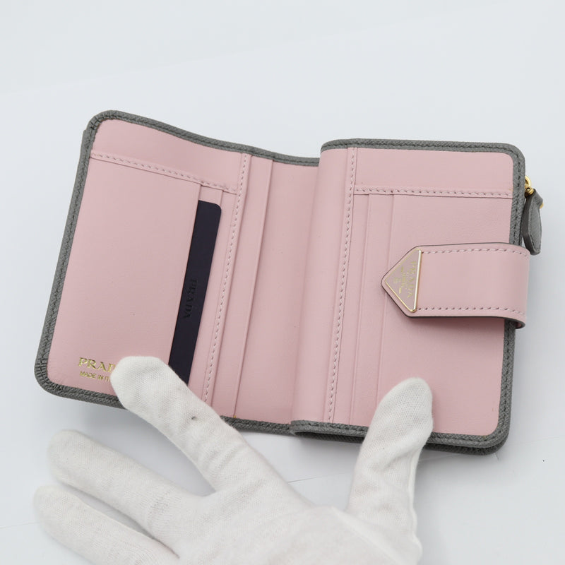 未使用 PRADA プラダ 二つ折り財布 SAFFAIANO TAB サフィアーノ レザー 1ML018 ウォレット グレー×ピンク 箱有 M4178