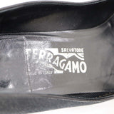 Salvatore Ferragamo フェラガモ ポインテッドトゥ ブラックデニム パンプス DQ00300 C551 靴 サイズ8C 25.5cm 箱有 H12688-6