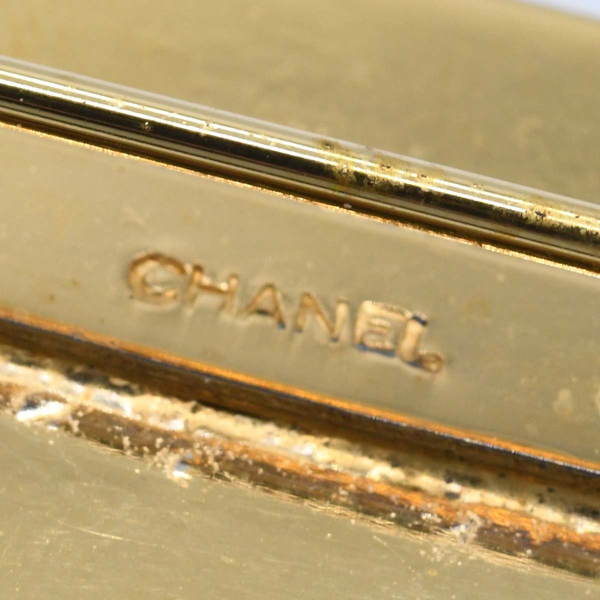CHANEL シャネル プレート ブローチ ゴールドカラー 金具 レディース