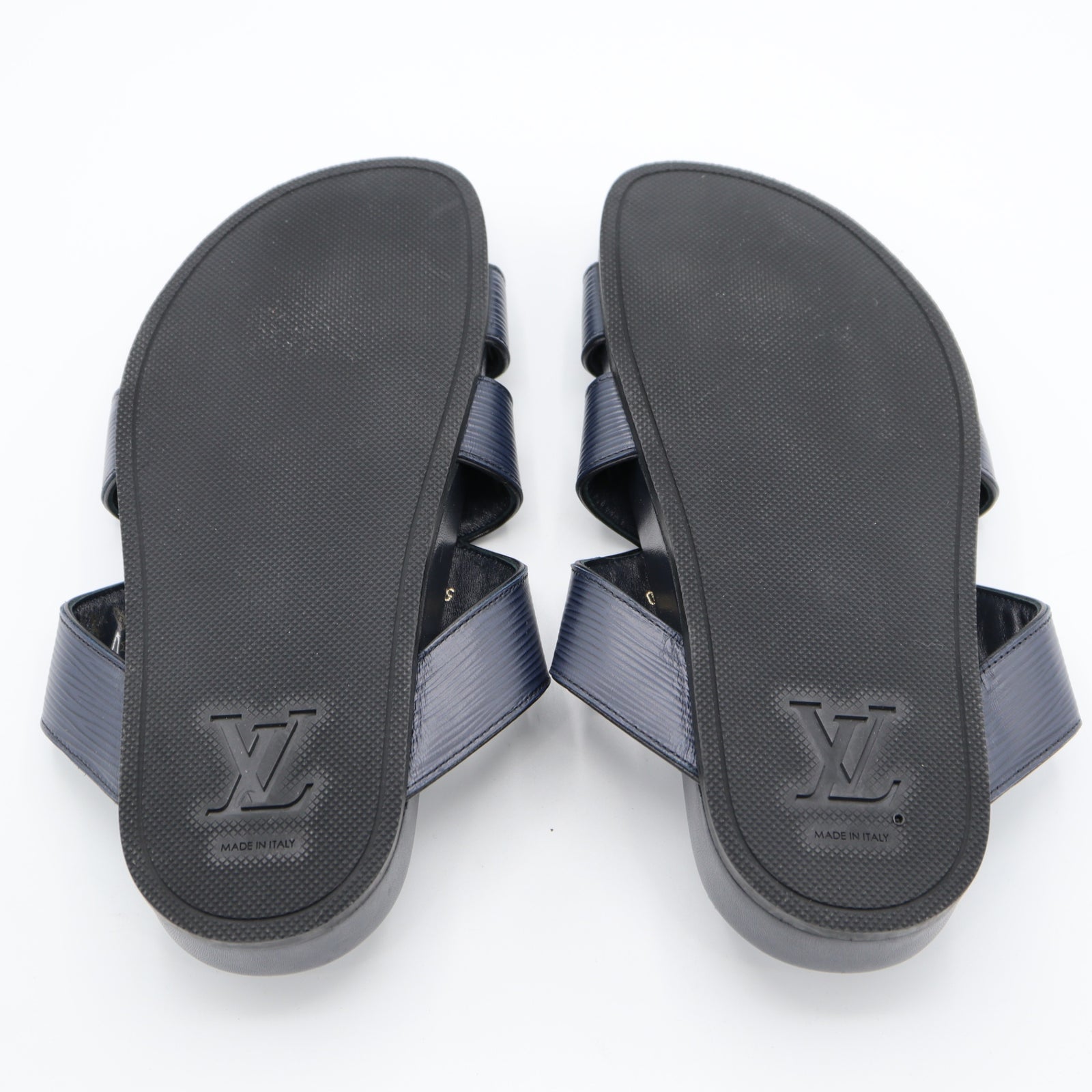 LOUIS VUITTON ブラックスタッズサンダル 未使用 LV サンダル