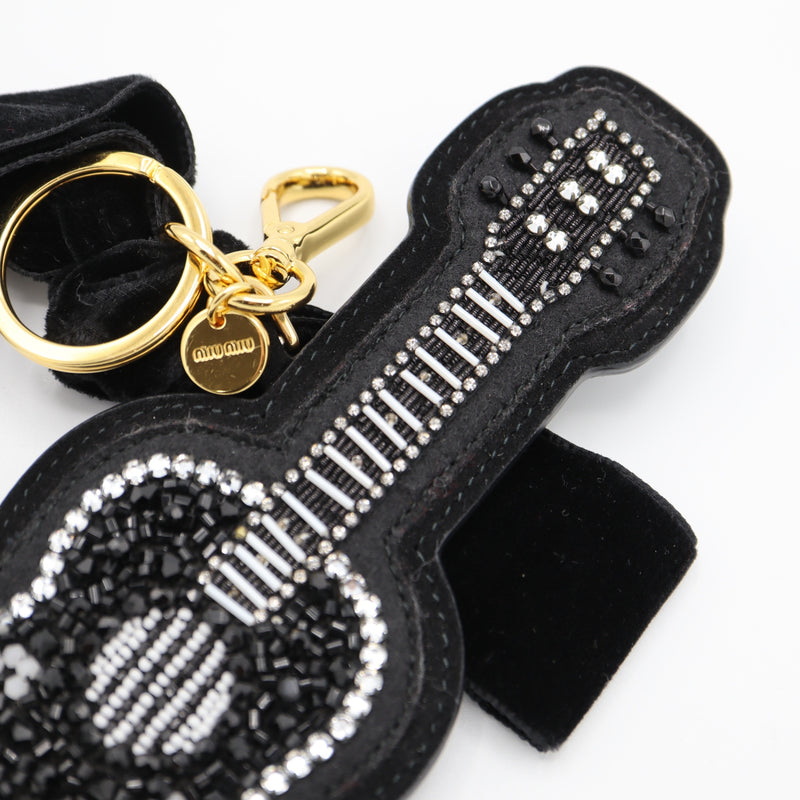 MIU MIU ミュウ ミュウ ギター キーホルダー チャーム ブラック系 アクセサリー 19k47-3