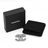 CHANEL シャネル ブローチ メタル ココマーク クローバー柄 A24S 14.6g アクセサリー 箱 袋 H19511
