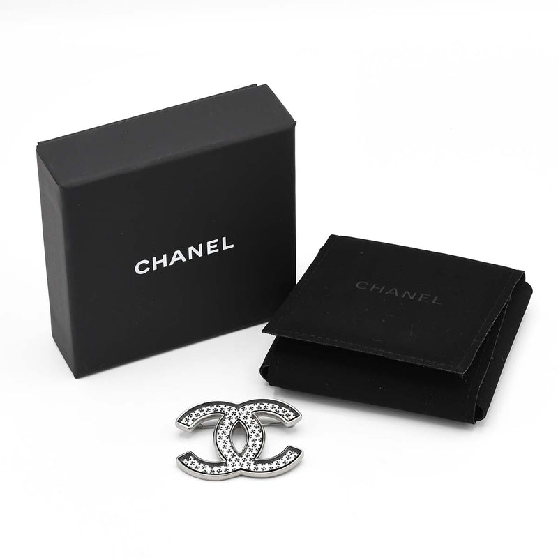 CHANEL シャネル ブローチ メタル ココマーク クローバー柄 A24S 14.6g アクセサリー 箱 袋 H19511
