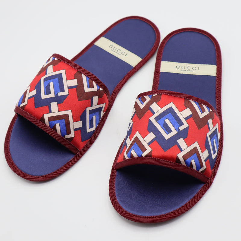 未使用 GUCCI グッチ トラベルセット 662431 ジオメトリック アイマスク ネックピロー スリッパ L 赤系 箱有 24k943-1