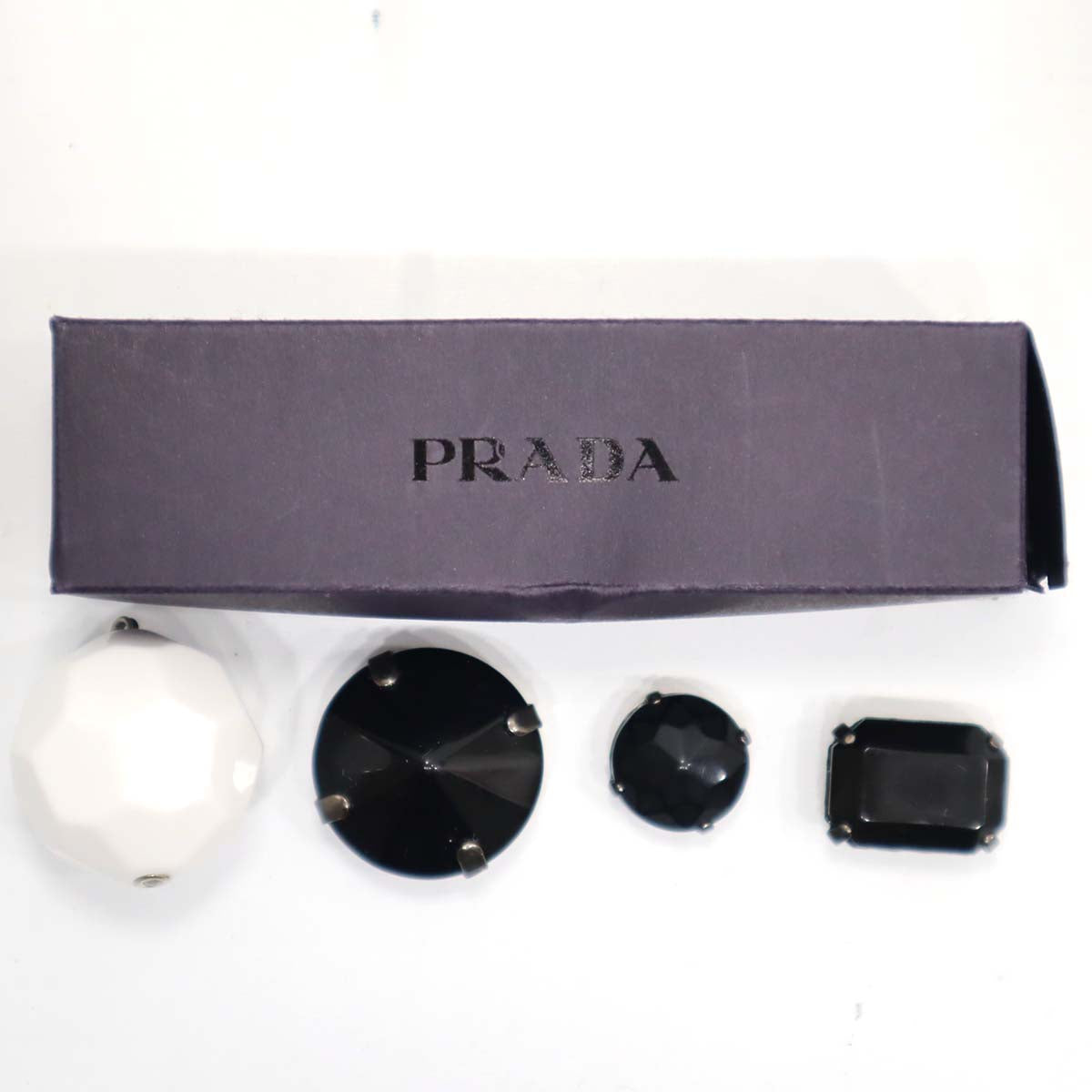レア！PRADA　ビジュー付き　チョーカー プラダ PRADA チョーカー ビジュー付き 襟ネックレス 付け襟