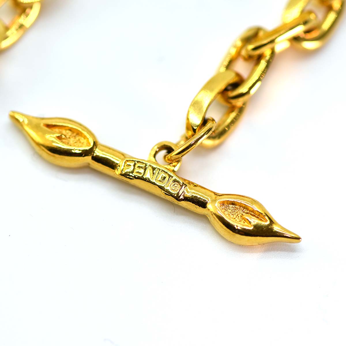 希少　FENDI チェーン　ベルト　ロゴ　ゴールド　金　鎖　チェーンベルト 希少 FENDI チェーン ベルト ロゴ ゴールド 金 鎖 チェーンベルト 小物