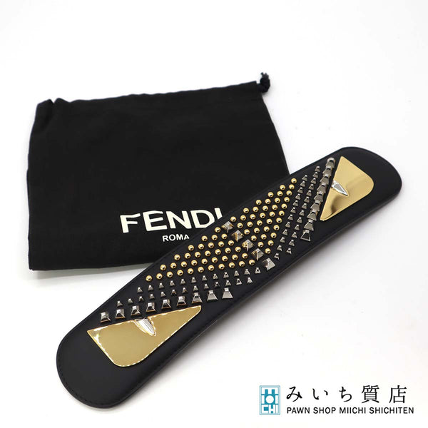 美品 フェンディ FENDI ベルトパッド ストラップ モンスター 黒 ブラック スタッズ ゴールド色 シルバー色 H1893