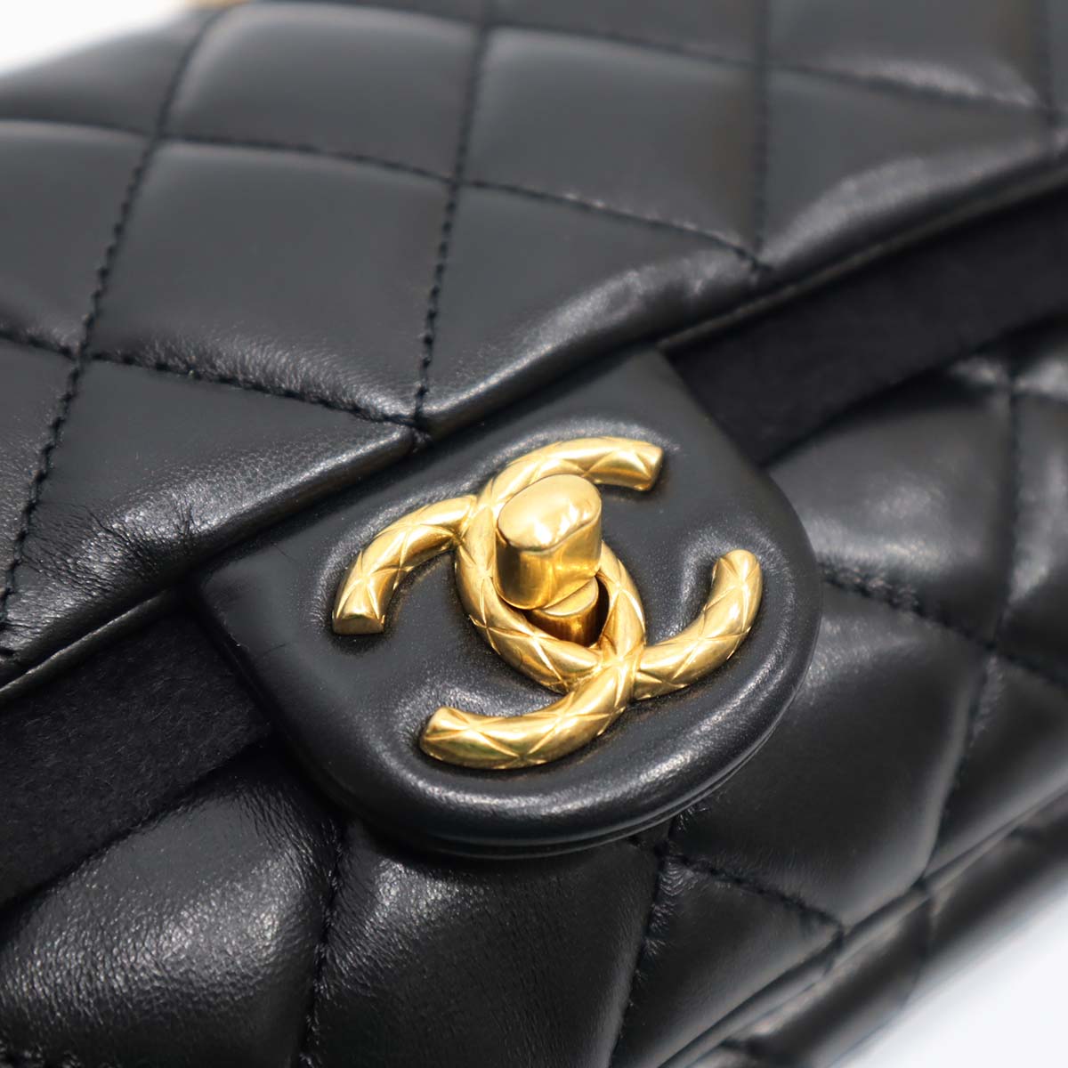CHANEL スモールフラップバッグ　マトラッセ 楽天市場】CHANEL マトラッセ フラップバック スモール AS3393
