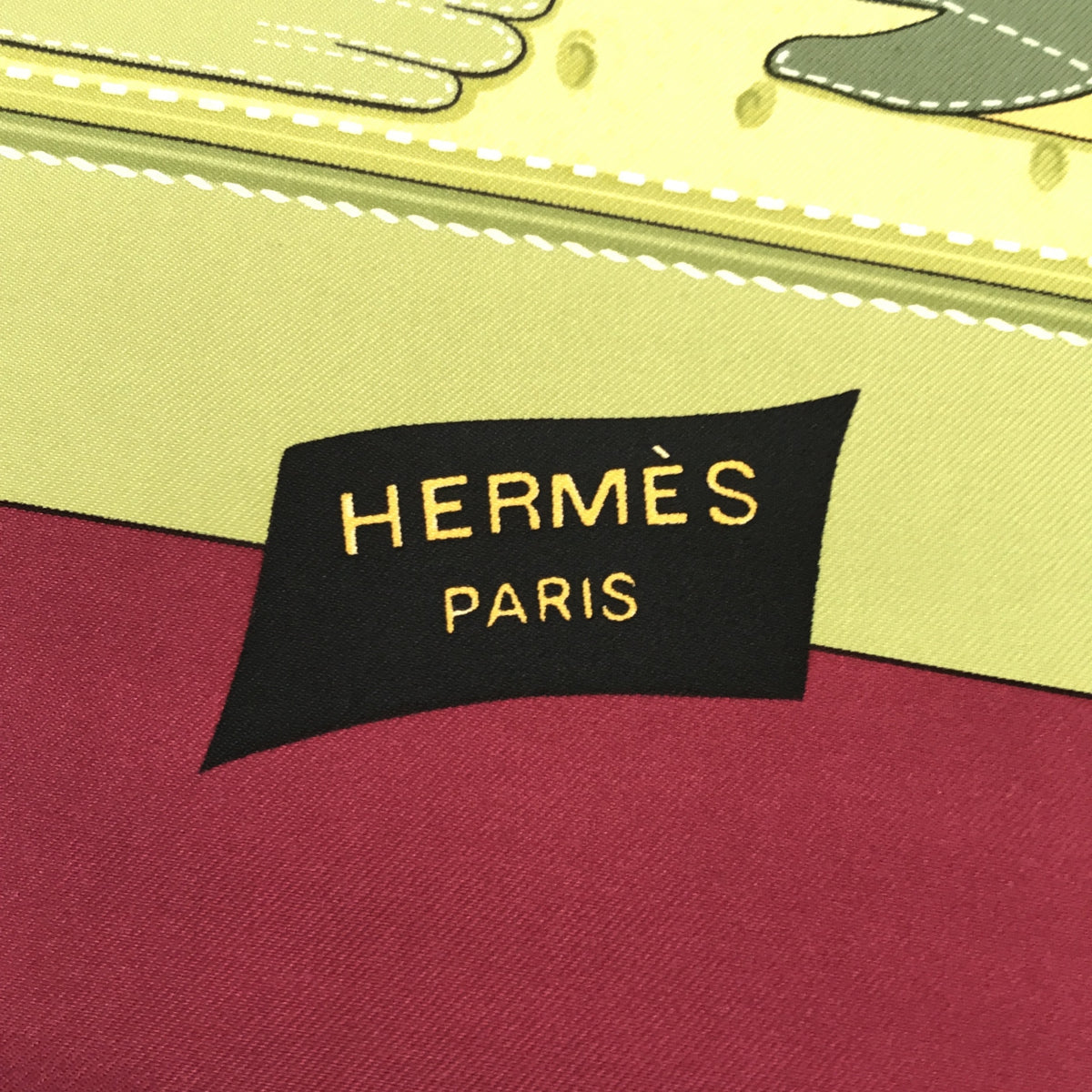 エルメス HERMES カレ90 スカーフ TOUT CUIR すべて皮 革 シルク 赤 緑 グリーン H9790 – みいち質店